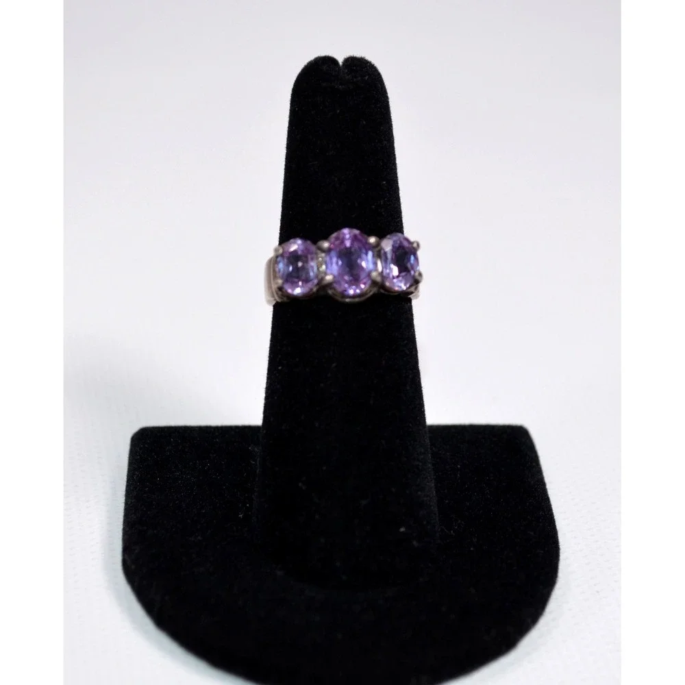 UTO‎ 925 Silver Tone Ring Size 5.5 3 Amethyst Stones